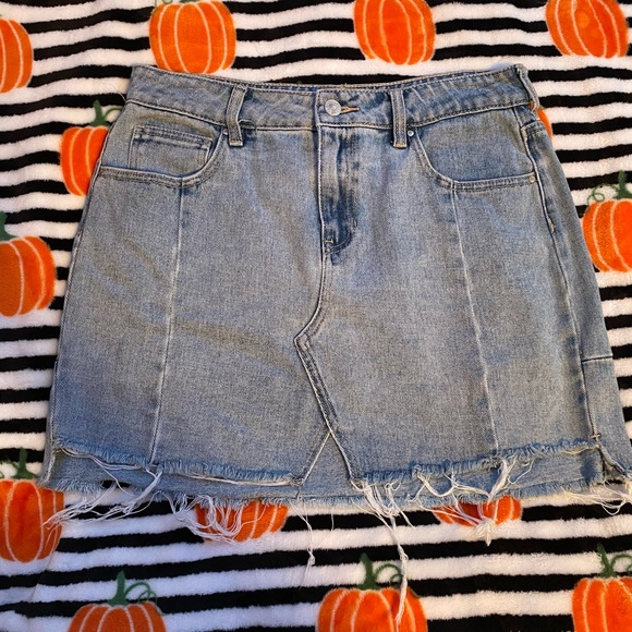 PacSun Dresses & Skirts - Size 28 Pacsun Skirt!